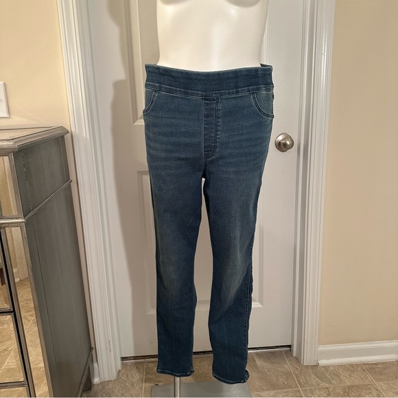 Old Navy Denim - Old Navy jeans. Size 16. Old Navy High rise super skinny ELASTIC WAIST jeans.